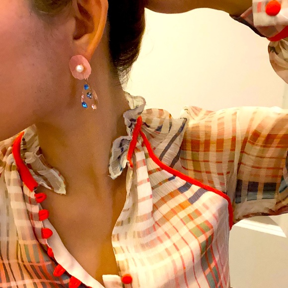 Betsey Johnson flower earrings. - Picture 3 of 7